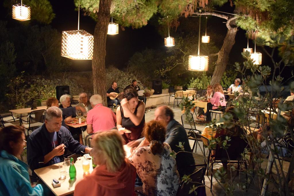 Porfyrousa Traditional Hotel Milopotamos  Esterno foto